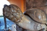 Pavillon mit Stele Schildkröte Quelle: Ekkehard Boldt
